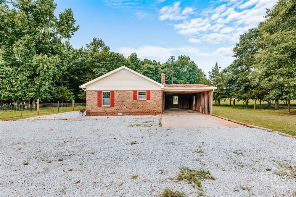 621 Elberton Road Lexington, GA 30648
