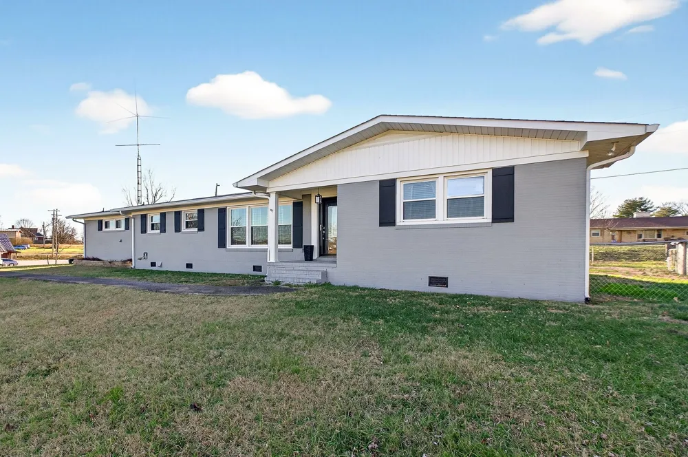 513 N Spring St Sparta, TN 38583