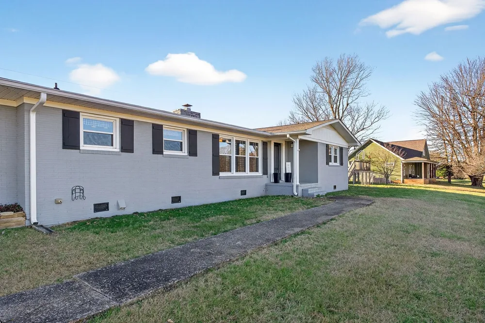 513 N Spring St Sparta, TN 38583