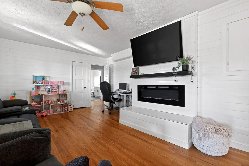 513 N Spring St Sparta, TN 38583