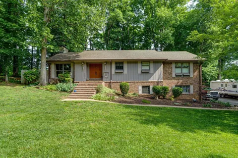 3535 Edgewood Circle