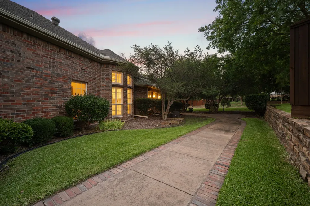 405 Watters Crossing Court Allen, TX 75013