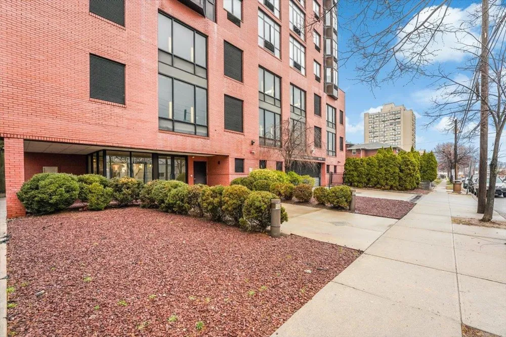29 1ST ST Hackensack, NJ 07601