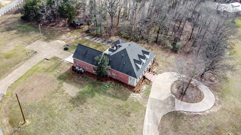 200 Cripple Creek Road Canton, MS 39046
