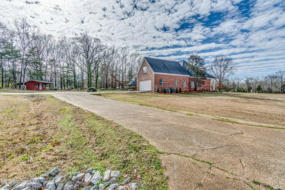200 Cripple Creek Road Canton, MS 39046