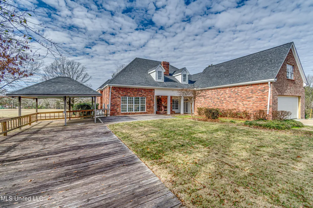 200 Cripple Creek Road Canton, MS 39046