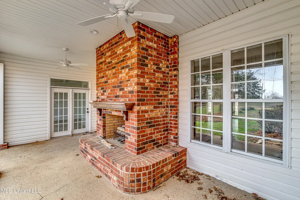 200 Cripple Creek Road Canton, MS 39046