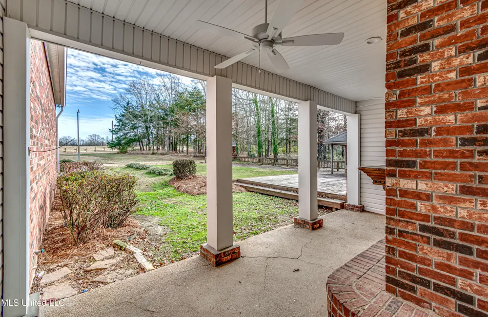 200 Cripple Creek Road Canton, MS 39046