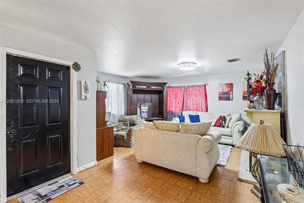 1143 NW 58th St Miami, FL 33127