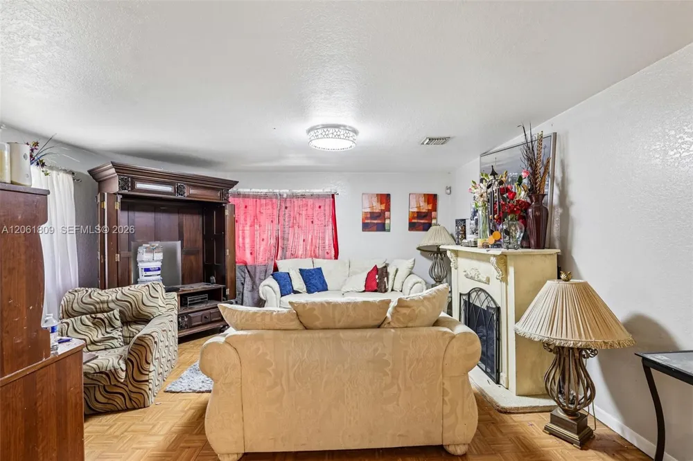 1143 NW 58th St Miami, FL 33127