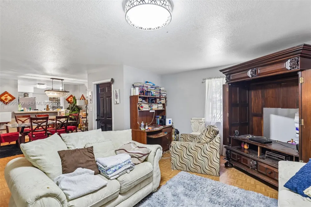 1143 NW 58th St Miami, FL 33127