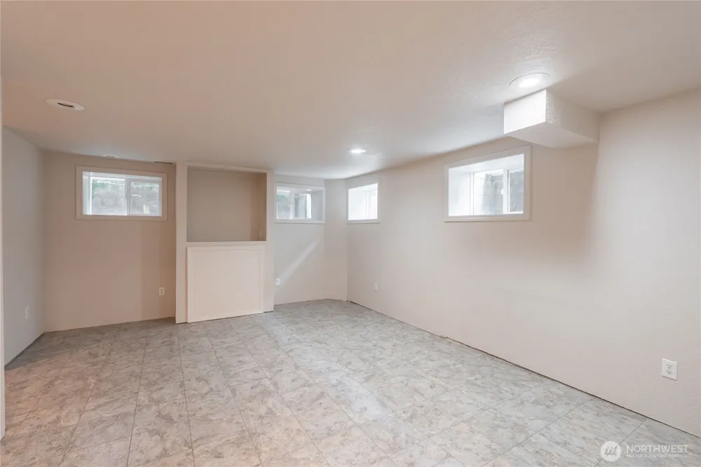 322 NE Kirby Avenue Castle Rock, WA 98611