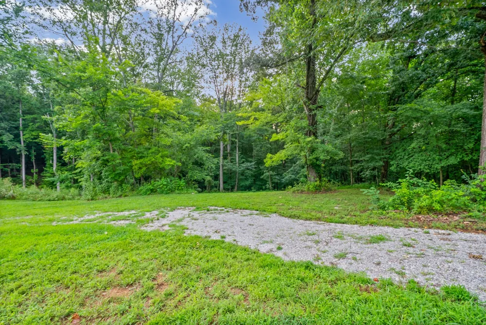 4151 Southside Rd Southside, TN 37171