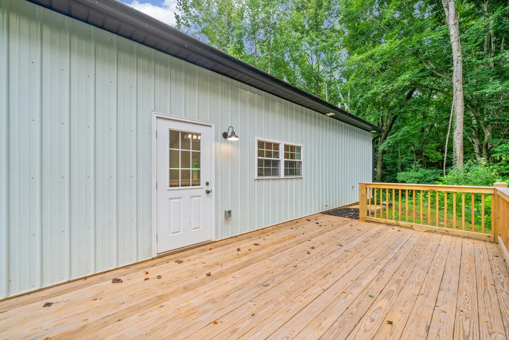 4151 Southside Rd Southside, TN 37171