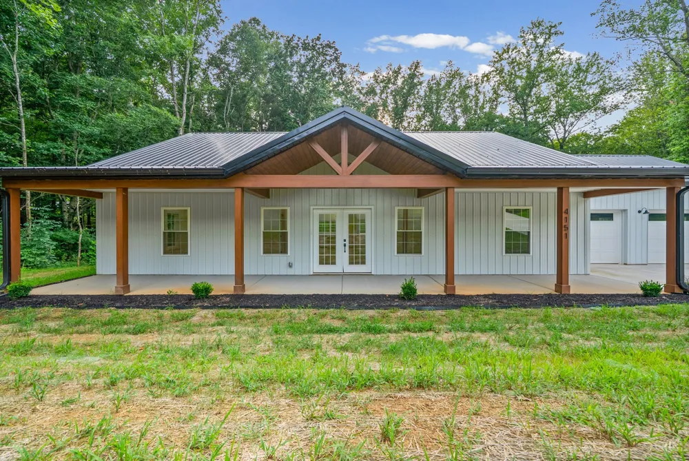 4151 Southside Rd Southside, TN 37171