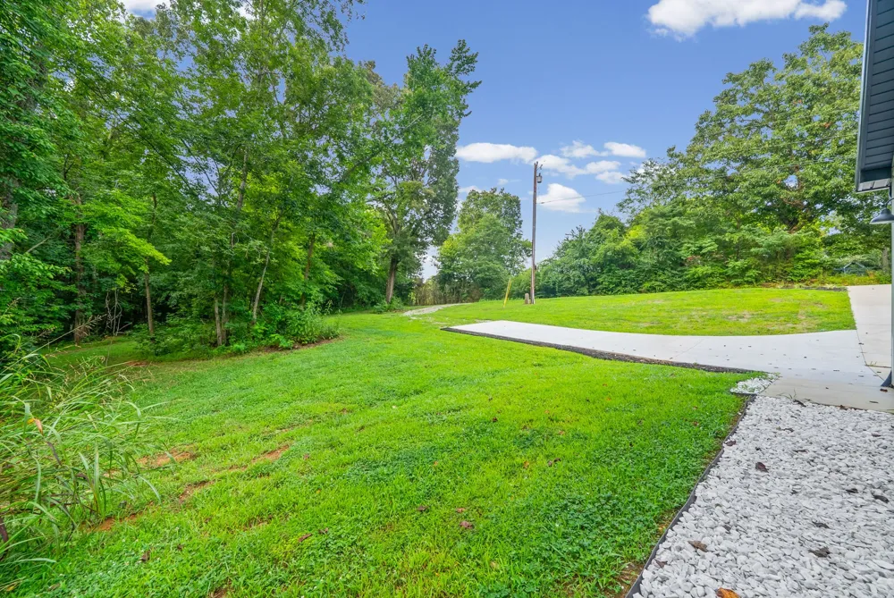 4151 Southside Rd Southside, TN 37171