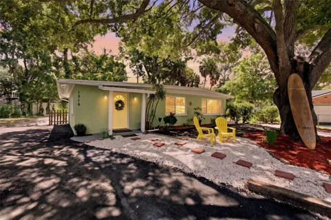 1516 ADELE PLACE
