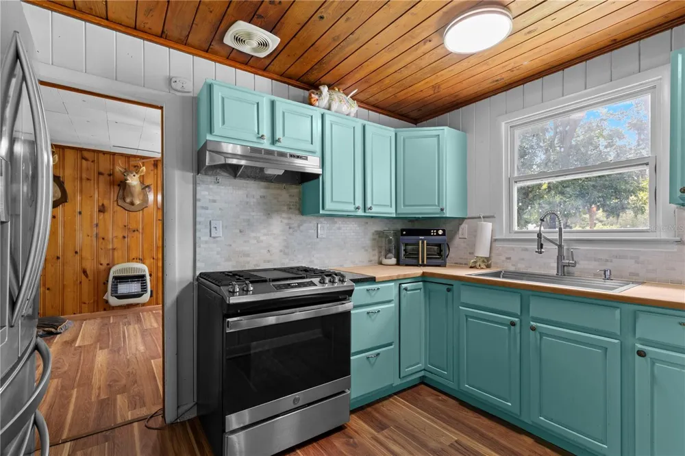 85276 HARTS ROAD Yulee, FL 32097