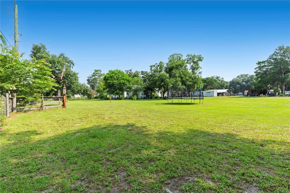 85276 HARTS ROAD Yulee, FL 32097