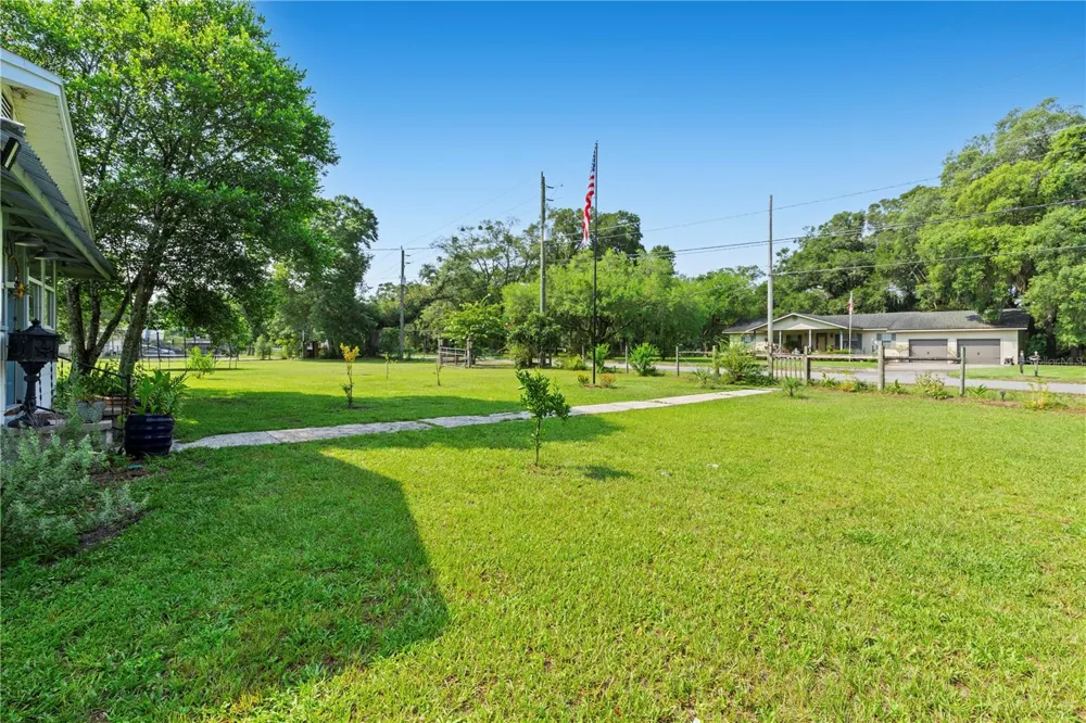 85276 HARTS ROAD Yulee, FL 32097