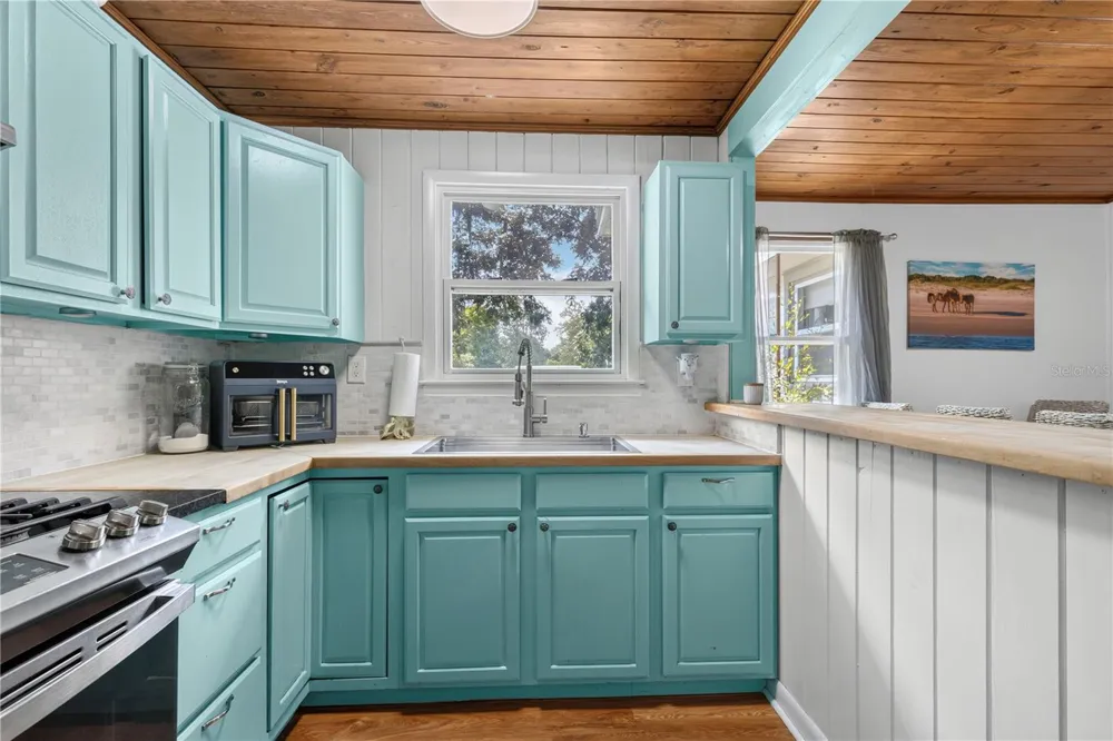 85276 HARTS ROAD Yulee, FL 32097