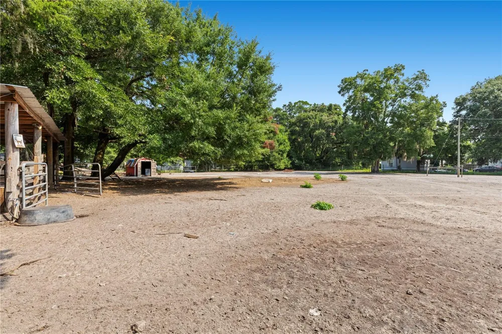 85276 HARTS ROAD Yulee, FL 32097