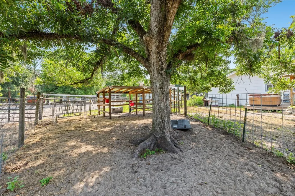 85276 HARTS ROAD Yulee, FL 32097