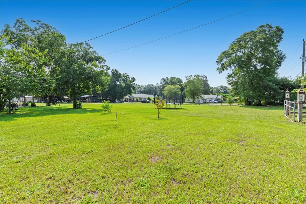 85276 HARTS ROAD Yulee, FL 32097