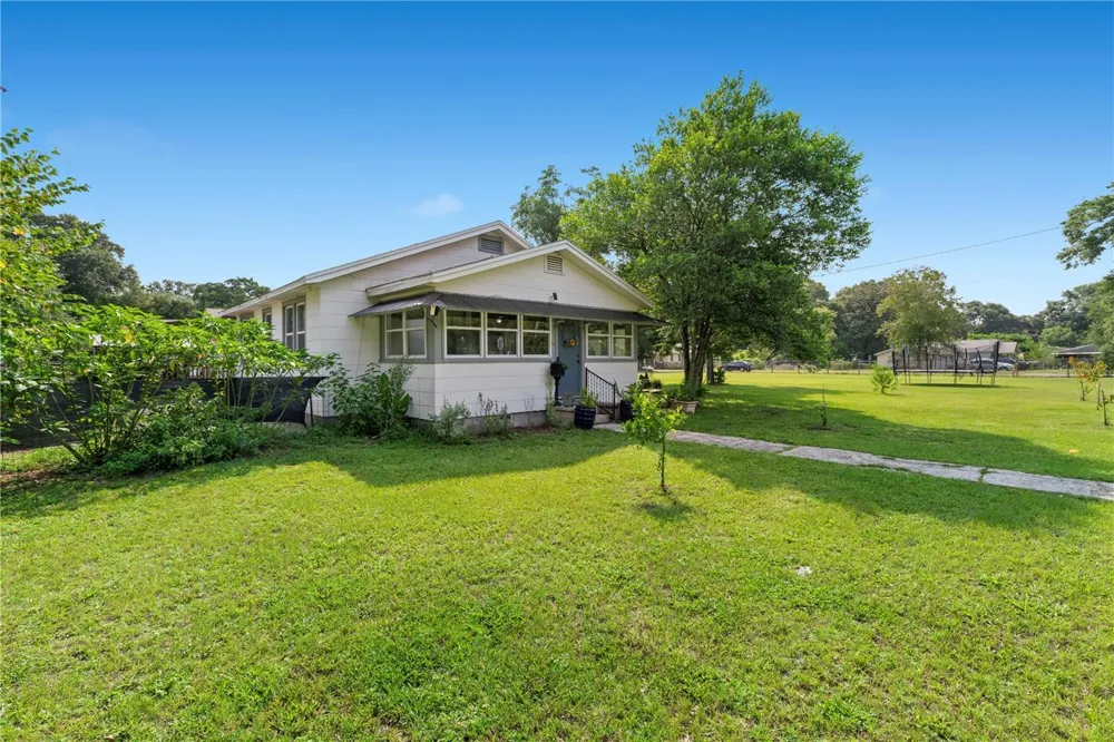 85276 HARTS ROAD Yulee, FL 32097
