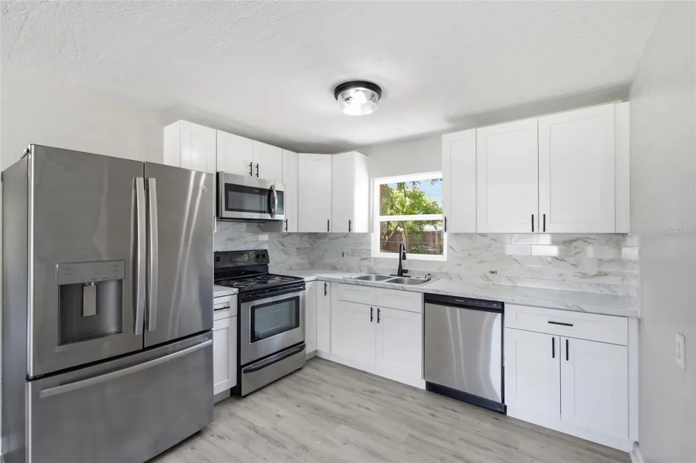 7100 13TH STREET St Petersburg, FL 33702