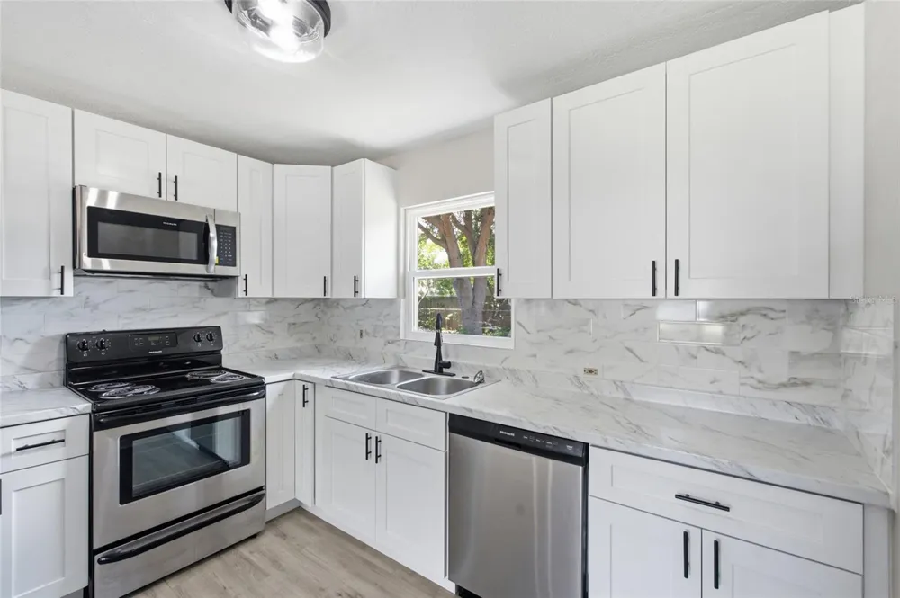 7100 13TH STREET St Petersburg, FL 33702