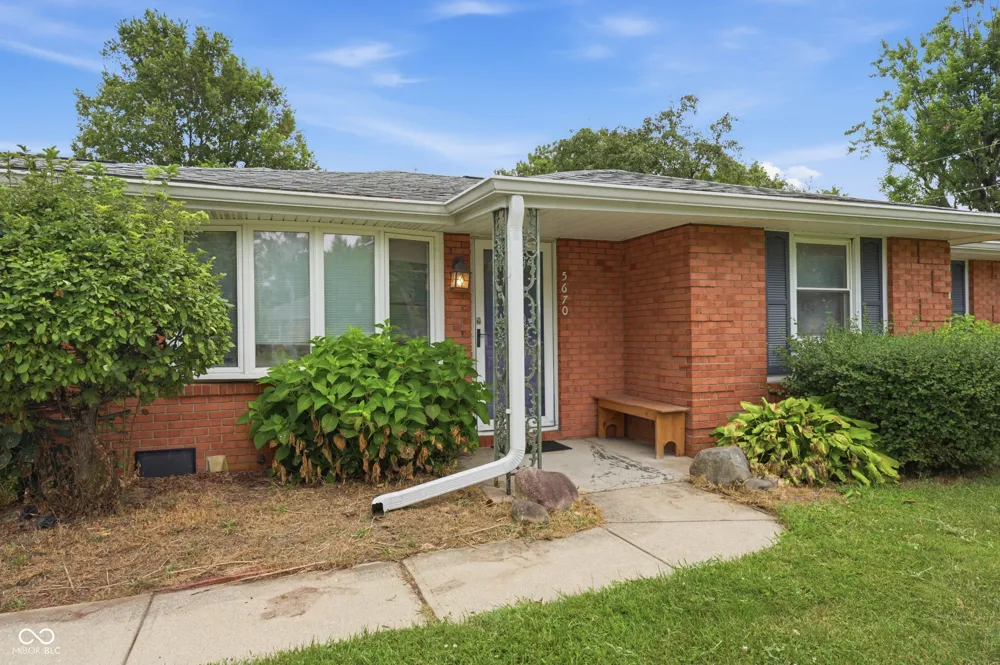 5670 S Rowena Court Pendleton, IN 46064