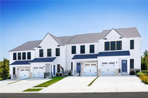 2424 Green Juniper Way