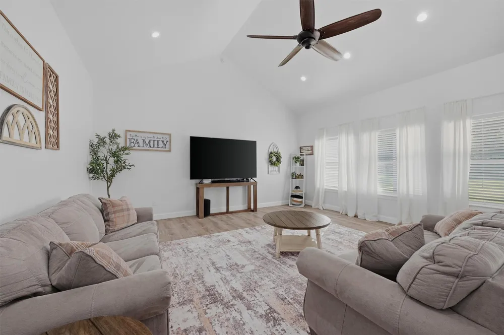 210 County Road 2184 Gainesville, TX 76240