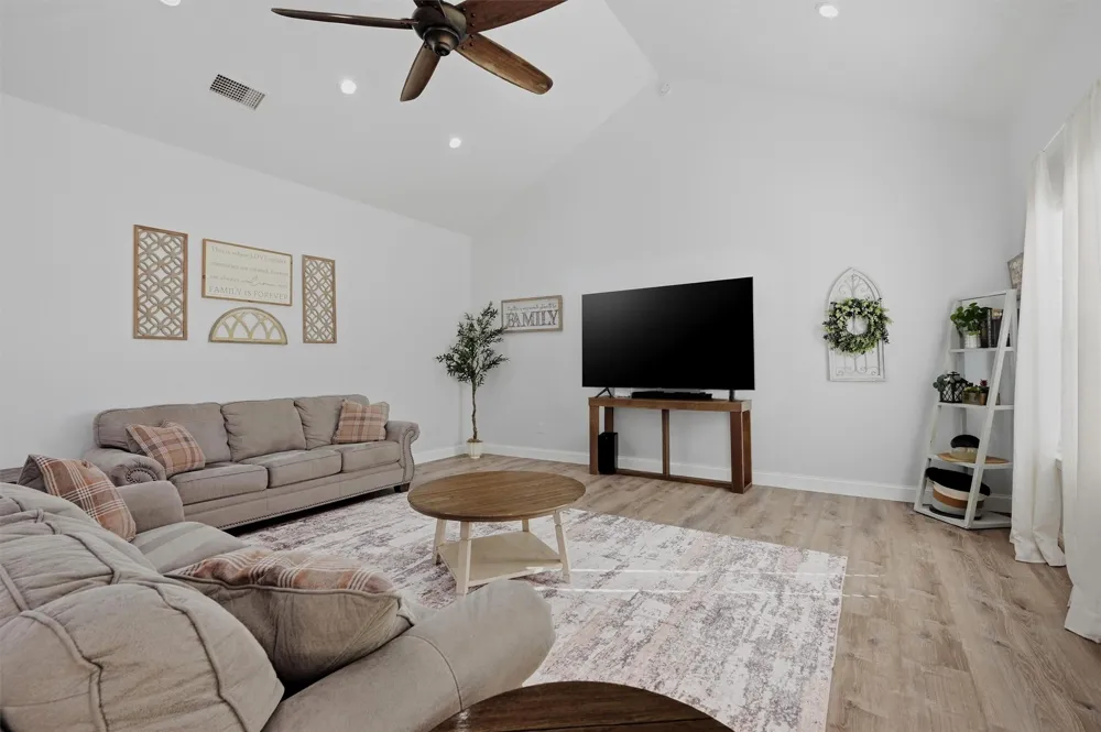 210 County Road 2184 Gainesville, TX 76240