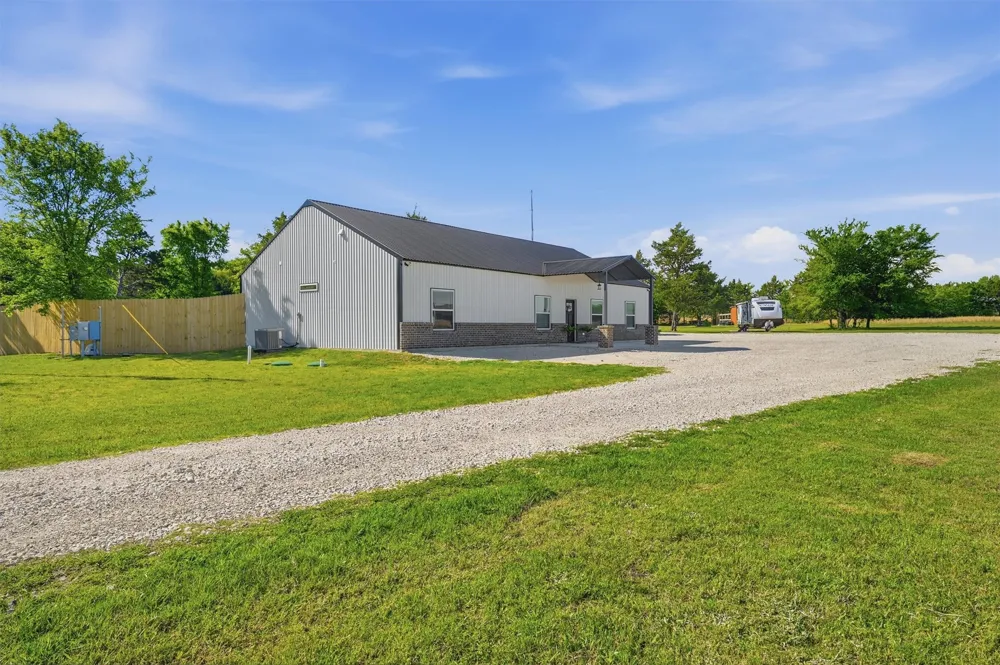 210 County Road 2184 Gainesville, TX 76240