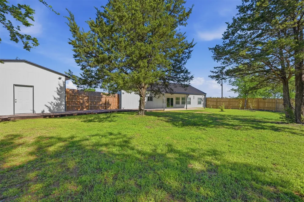 210 County Road 2184 Gainesville, TX 76240