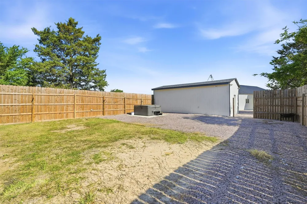 210 County Road 2184 Gainesville, TX 76240