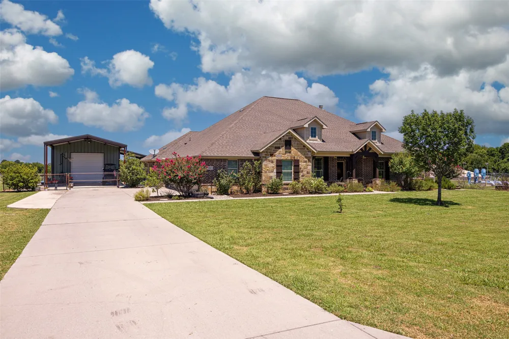 21867 County Road 820 Farmersville, TX 75442