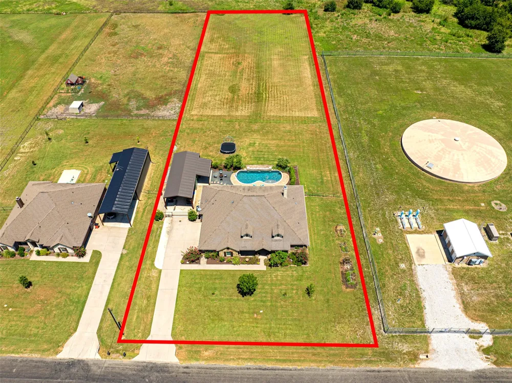 21867 County Road 820 Farmersville, TX 75442