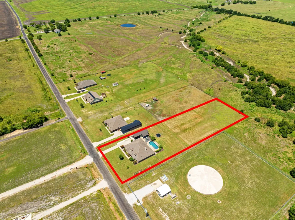 21867 County Road 820 Farmersville, TX 75442