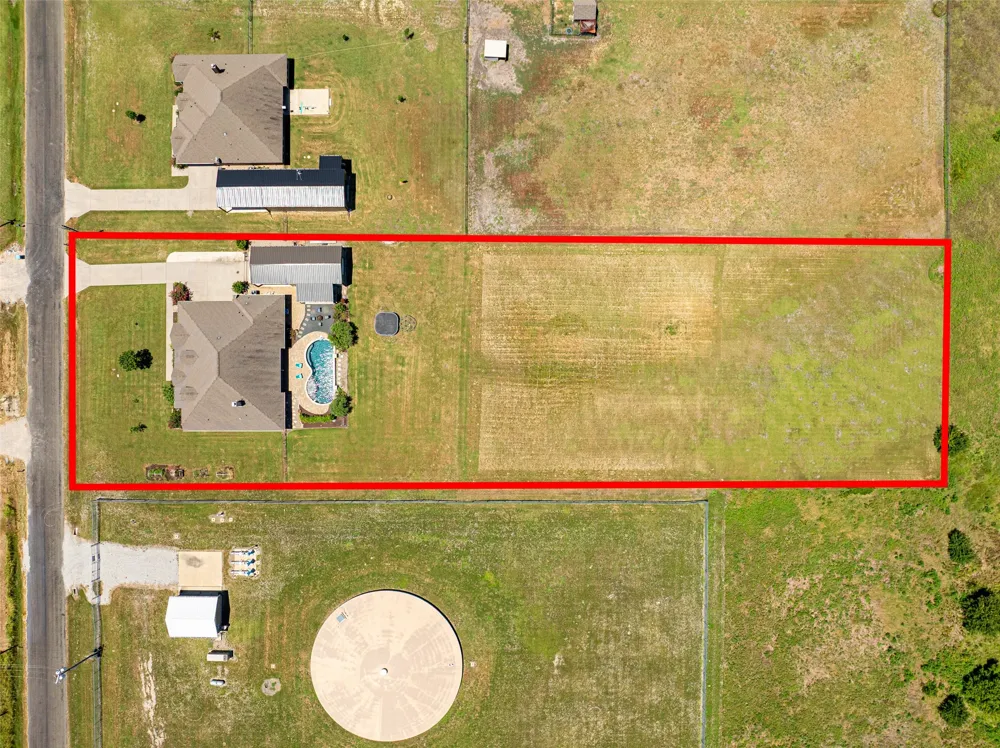 21867 County Road 820 Farmersville, TX 75442