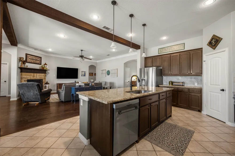 21867 County Road 820 Farmersville, TX 75442