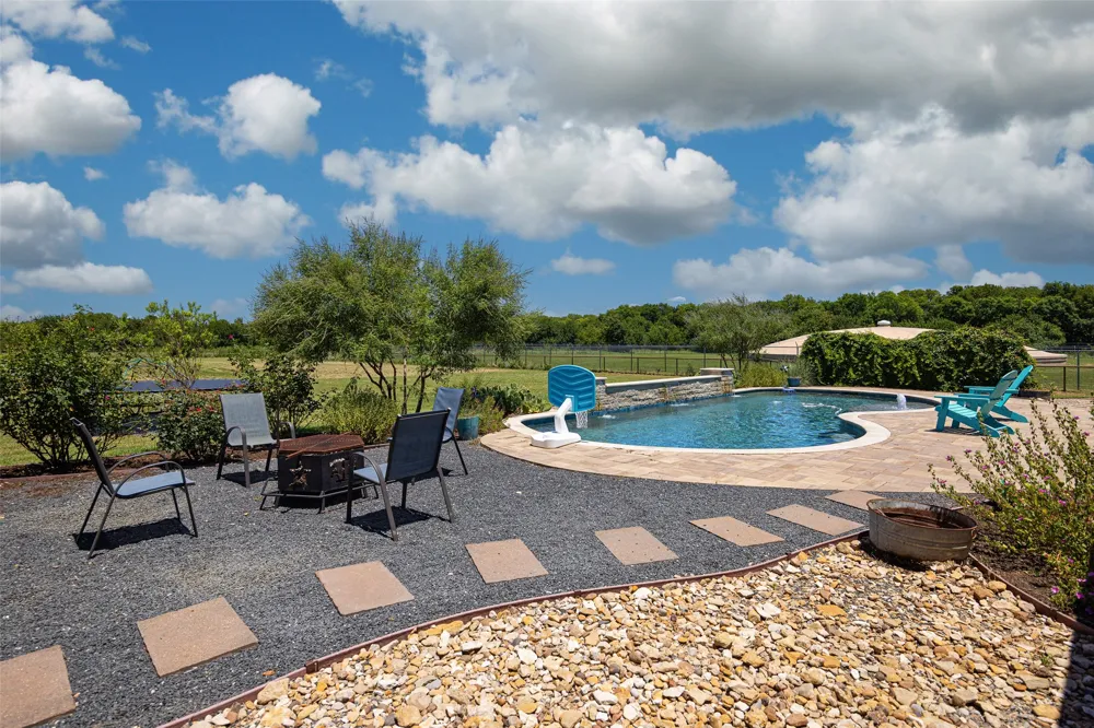 21867 County Road 820 Farmersville, TX 75442