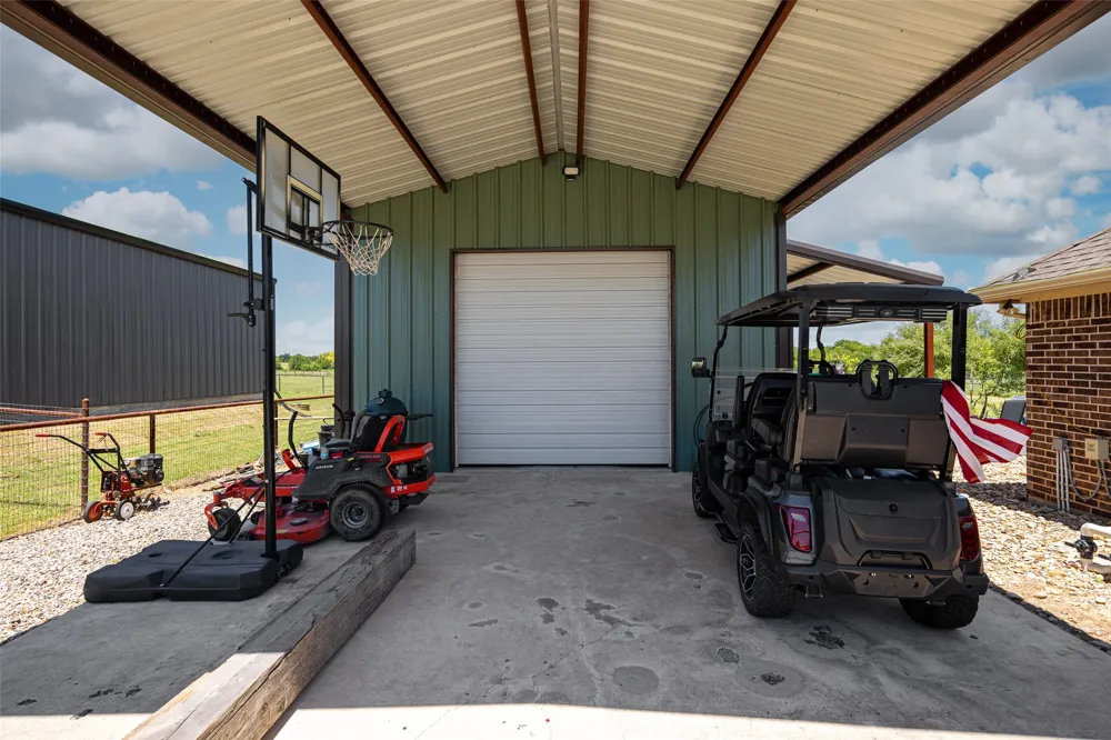 21867 County Road 820 Farmersville, TX 75442