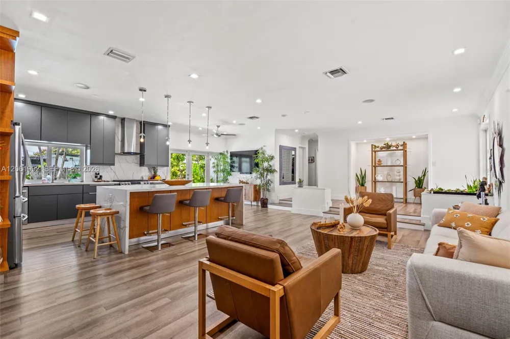 1871 NE 186th St North Miami Beach, FL 33179