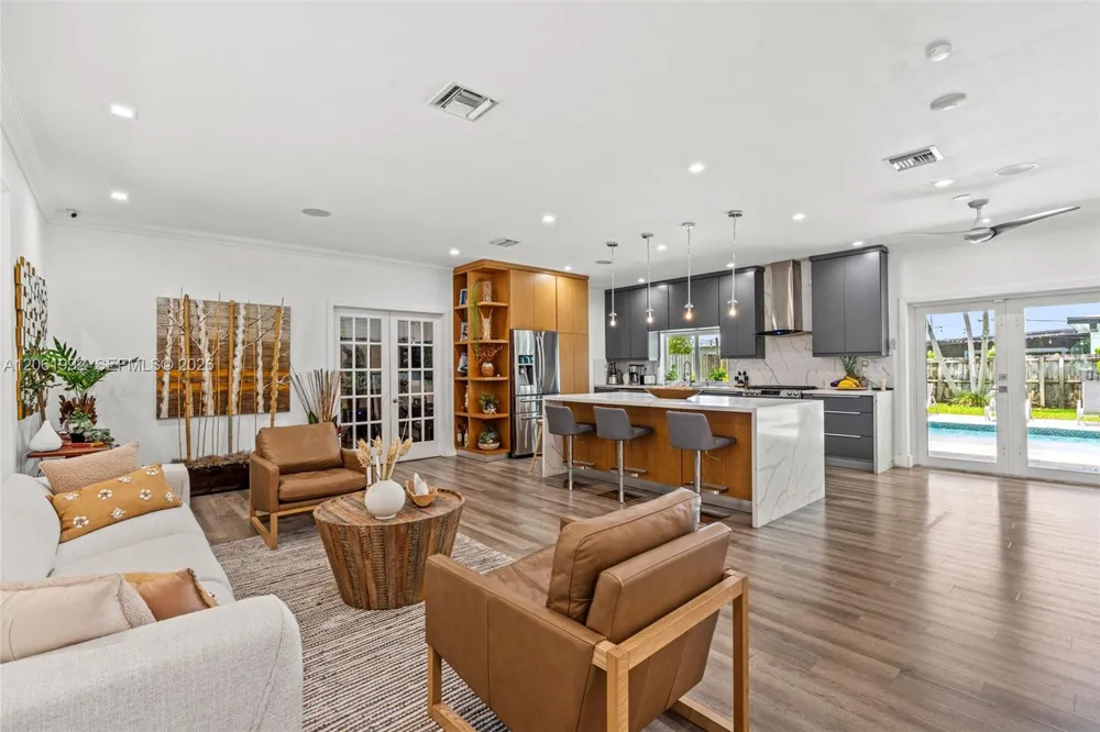 1871 NE 186th St North Miami Beach, FL 33179