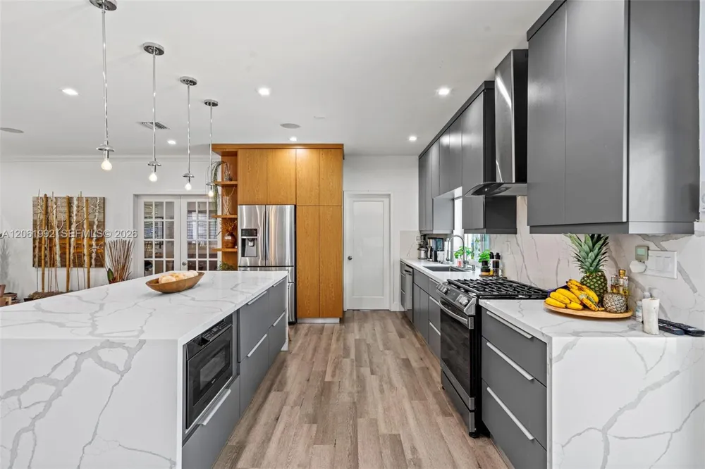 1871 NE 186th St North Miami Beach, FL 33179