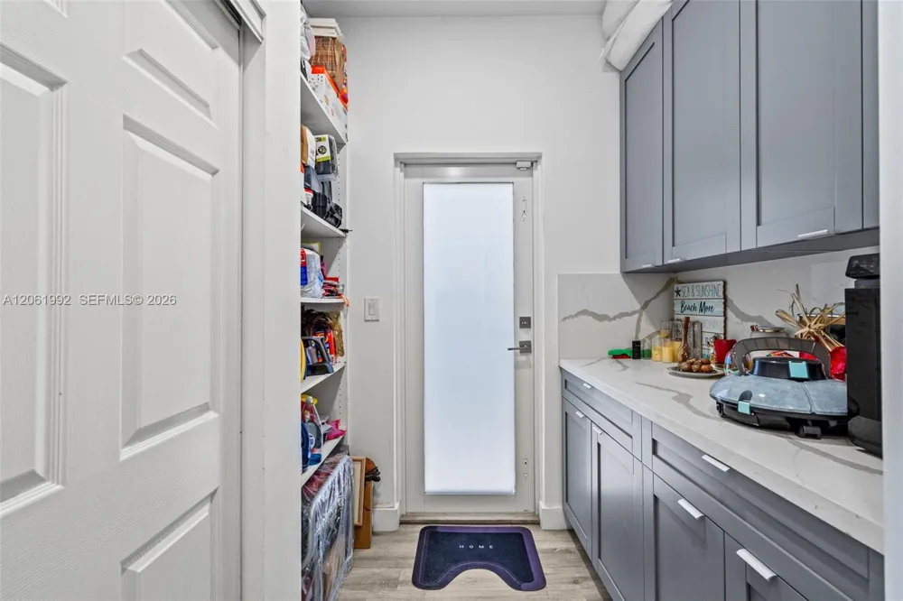 1871 NE 186th St North Miami Beach, FL 33179