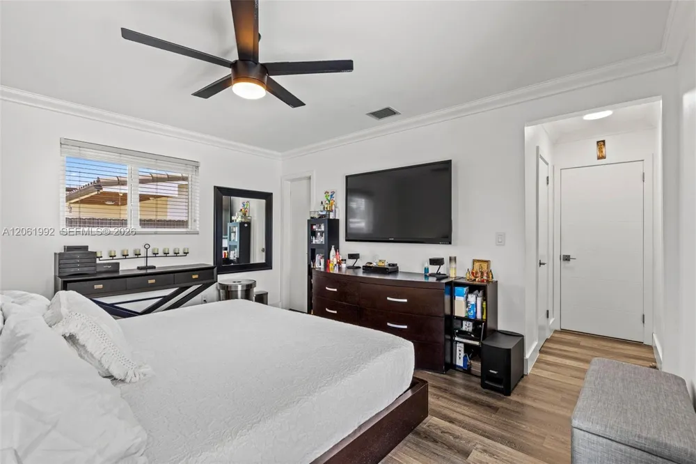 1871 NE 186th St North Miami Beach, FL 33179